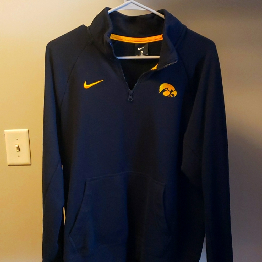 Iowa hawkeye Nike 1/4 zip fleece